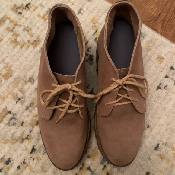 Vibram Tan Boots - Picture 1 of 10